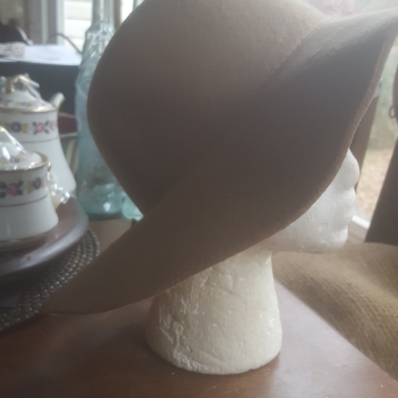 Wool Hat - Picture 2 of 2